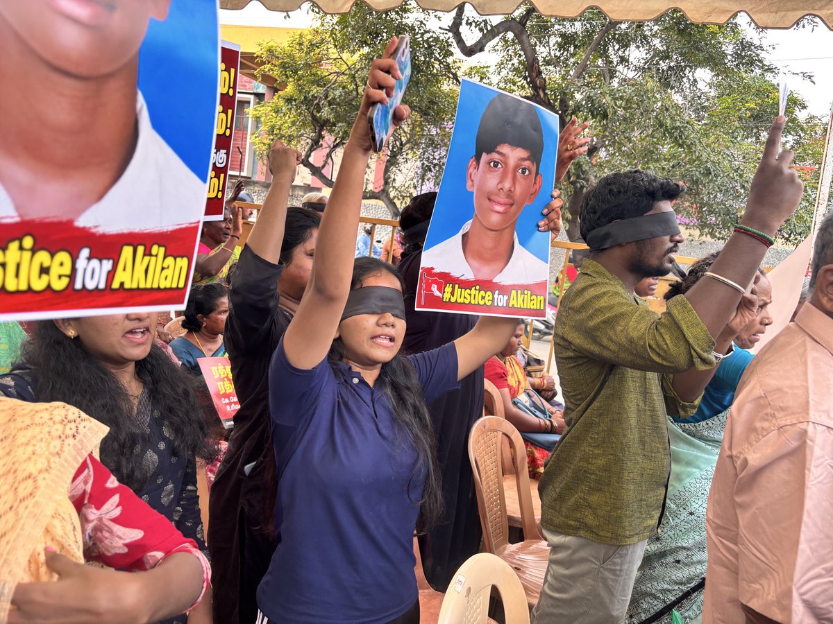 gauthamjrk's tweet photo. மாணவர் அகிலனின் தற்கொலைக்கு காரணமான சாதிவெறிபிடித்த 
கே.கே நாயுடு பள்ளி
 தலைமை ஆசிரியர் அருண்குமார் ஆசிரியர் விஜயகுமாரை கைது செய்ய வேண்டி நடக்கும் கண்டன ஆர்ப்பாட்டம்.! https://t.co/tFKsT6oviu