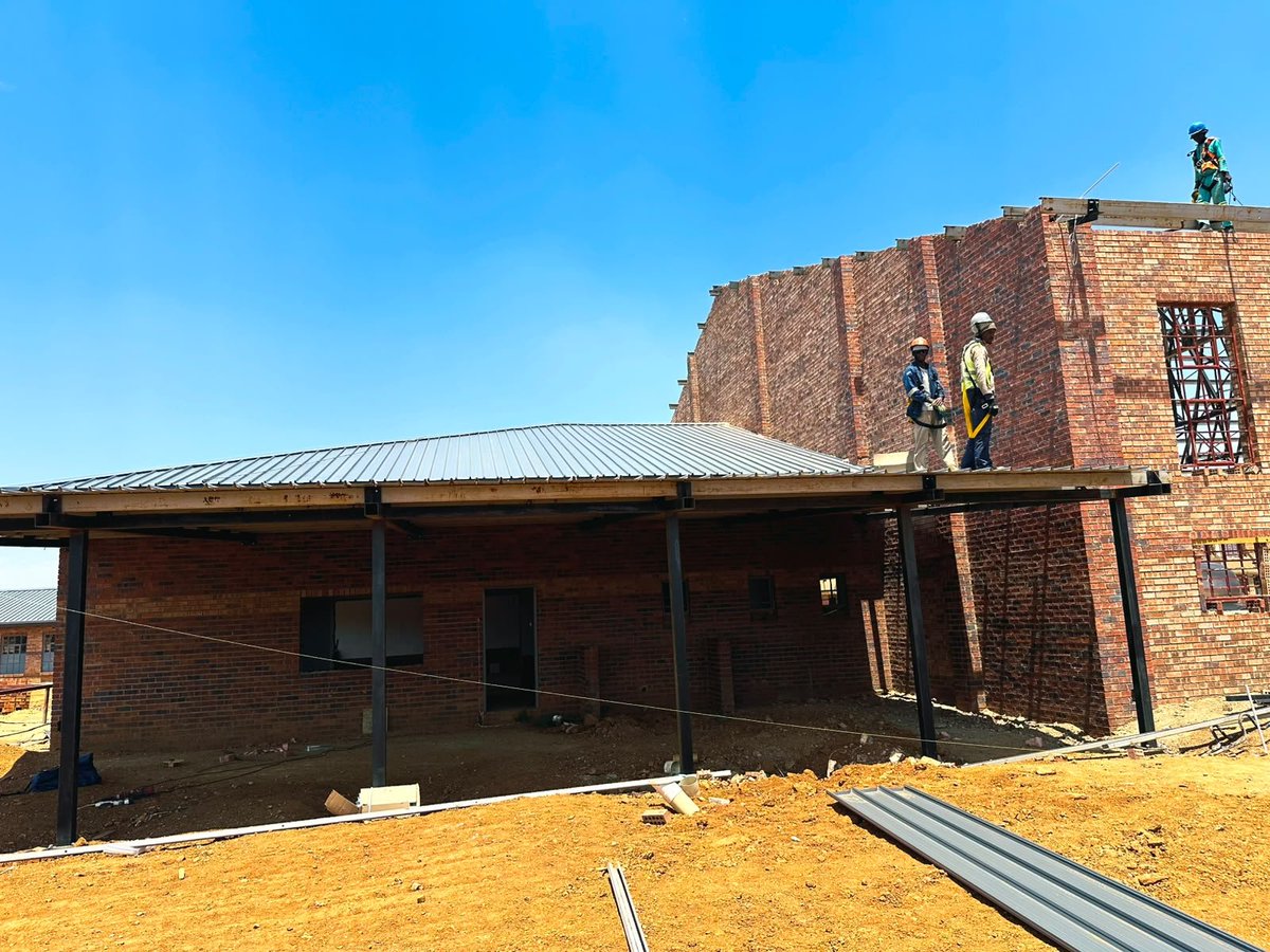 GPDID's tweet photo. 🏗️ Construction at Savanna City Primary School in Midvaal is progressing, with 72% of the work completed. Roofing, floor tiling, painting, electrical installations and plumbing are among the activities underway to create a better learning environment for learners and teachers. 

🏫 Teams are also working on stormwater channels, sewer connections, paving, the boundary wall and perimeter fencing. Construction continues as teams focus on outstanding work across the school. 

📚 The A-Team continue to monitor construction progress, workmanship and quality standards. The goal is to deliver a safe, functional learning environment that supports teaching and learning in the Savanna City community.

#TacklingG13 #GrowingGautengTogether
