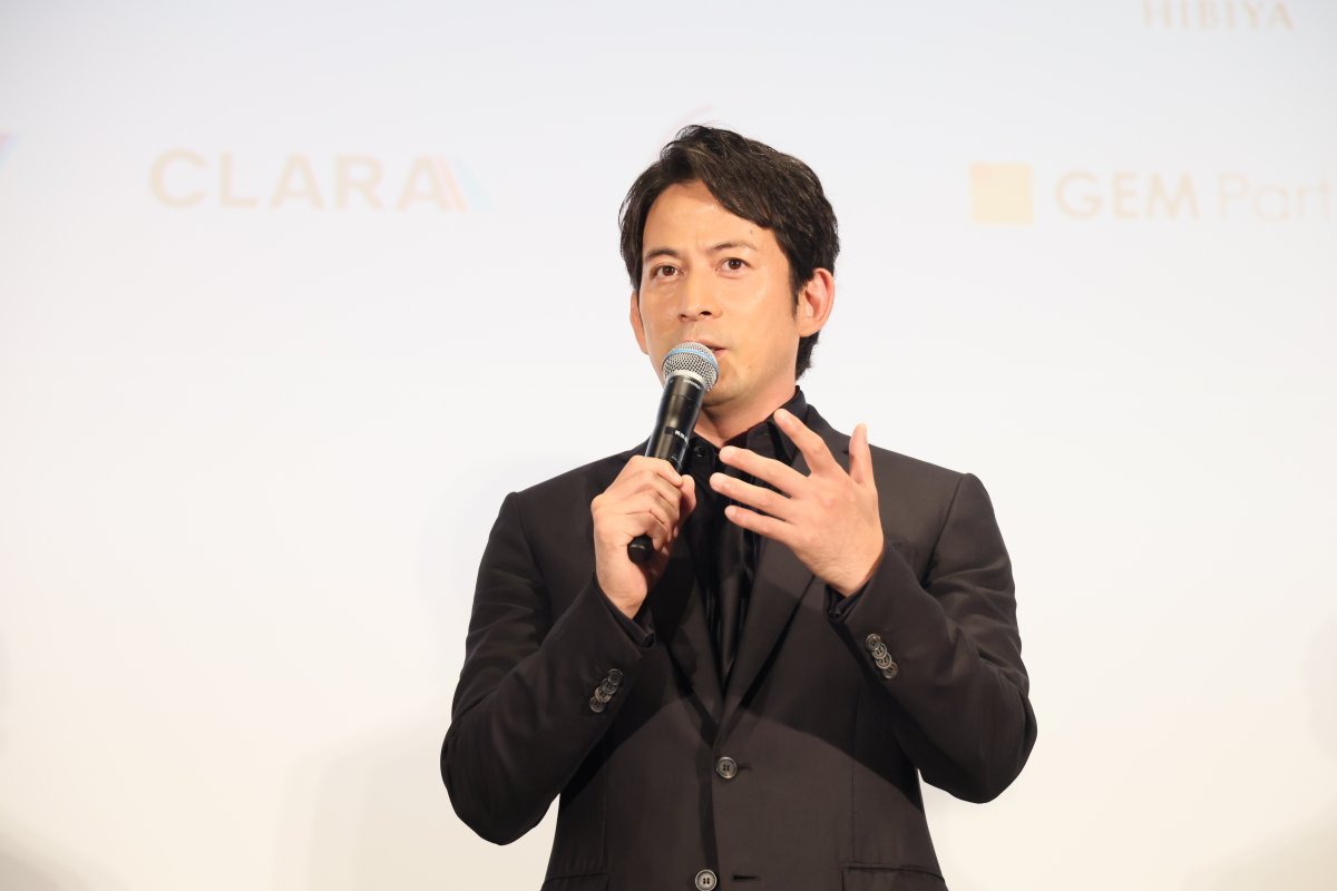 sukiyaki__movie's tweet photo. ／
🎬映画「SUKIYAKI 上を向いて歩こう」
【レポート】 第39回 #東京国際映画祭 ♬𝄞 ♪₊ ﾟ
＼

東京国際映画祭の公式上映で
日本最速上映に先駆けて
舞台挨拶が行われました♬𝄞 ♪₊ ﾟ

丸の内ピカデリーで開催された舞台挨拶には
#岡田准一 さん #松坂桃李 さん #清野菜名 さん
#瀬々敬久 監督が登壇✨

作品への想いと実在の人物を演じた難しさを語りました！

🎬12月25日(金) 公開
#SUKIYAKI上を向いて歩こう 🎶
#TIFF