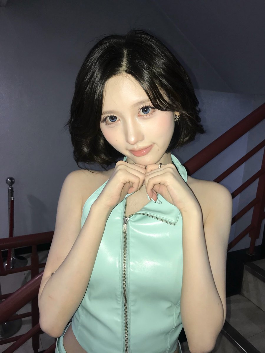 ivepics_'s tweet photo. gaeul instagram update https://t.co/XU8SpkuQm9