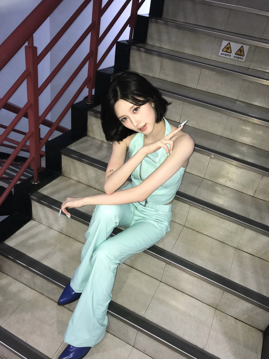 ivepics_'s tweet photo. gaeul instagram update https://t.co/XU8SpkuQm9