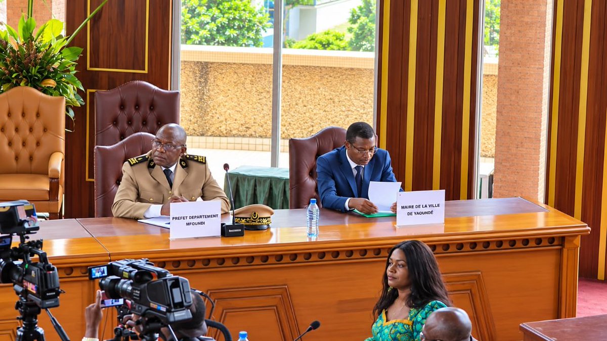 MinatDivcom's tweet photo. Minister Atanga Nji calls on the population to work closely with administrative authorities and law enforcement agencies to expose criminals and strengthen the protection of persons and property. https://t.co/9KtPbYt7ZU