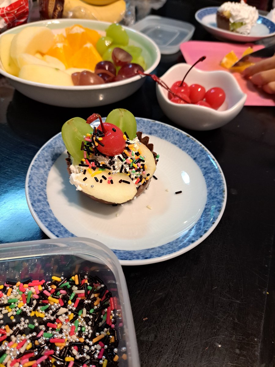 cnnwp051's tweet photo. チョコカップスイーツ作り https://t.co/0y1hT3GYpP
