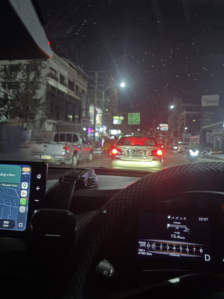FFrame168's tweet photo. อยากไปเที่ยวบางแสนอ่ะ แต่เพื่อนไม่มีช่วนหน่อย #ชลบุรี  #บางแสน #ถนนข้าวหลาม #ดอนหัวฬอ https://t.co/nylEmTXtIY
