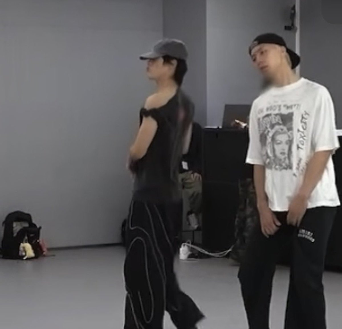 calicocat214's tweet photo. ถึงจะดูบ๊องมาก แต่หุ่นนางเริ่ดนะ ใส่ปาดไหล่แล้วสับนะว่าไม่ได้เลย 555555 https://t.co/EZNq0csw8y