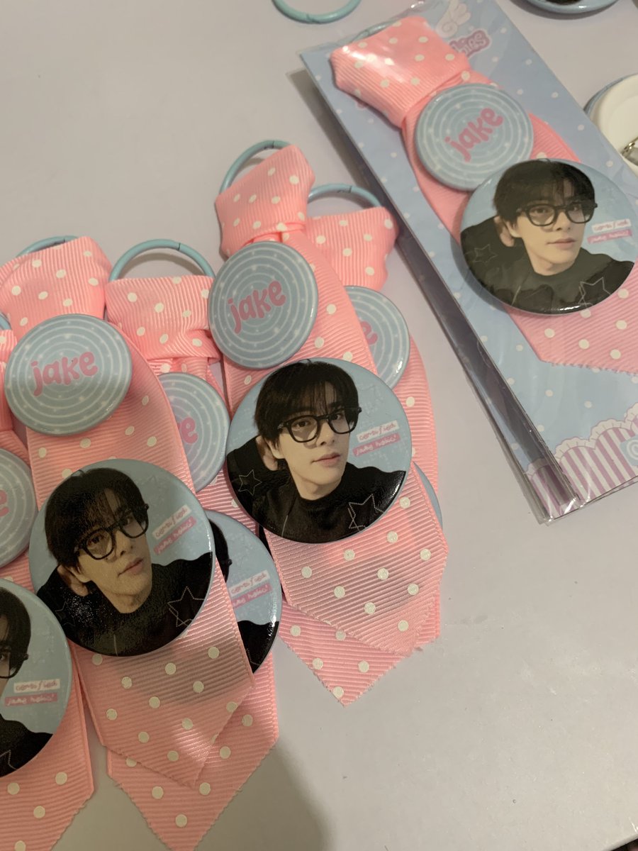 alvojakee's tweet photo. 𐙚 freebies birthday jake 
by @alvojakee ‹𝟹

webbing pin dasi &amp; candy 𐙚 ̊
🍰 like &amp; rt
🍰 tulis usn di notes
🍰 war 11.11 ⏰(19:30)! via 🍊no rf!
ᝰ.ᐟ drop ur usn, untuk aku tag link co nya nanti .✦ ݁˖

kindly tag me if u get one✨ https://t.co/u7db6uWCHq