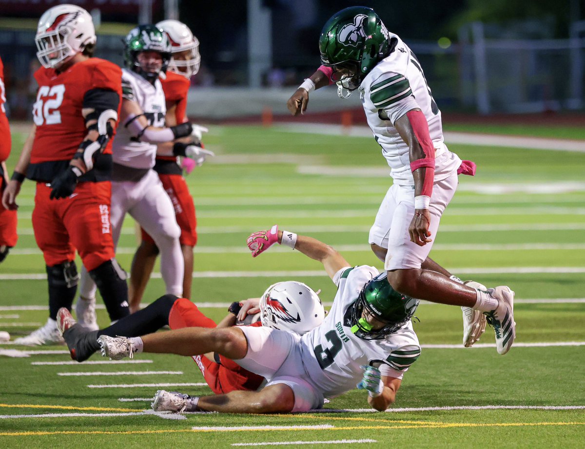 thetitusbrooks's tweet photo. Good team win Friday night vs Concordia Lutheran. 8-1 on the season. Last regular season game this Friday. Locked in
Sideline to sideline work 
8 tackles - 78 on year
2 forced fumbles - 4 on year
1 fumble recovery - 2 on year
@corbymeekins @DonnieBaggs_ @lsaathl @CoachLuHeff @TXPSMedia @tapps247 @PRCoachBrim @1CoachBailey @BHoward_11 @ihss_houston #recruitsouth