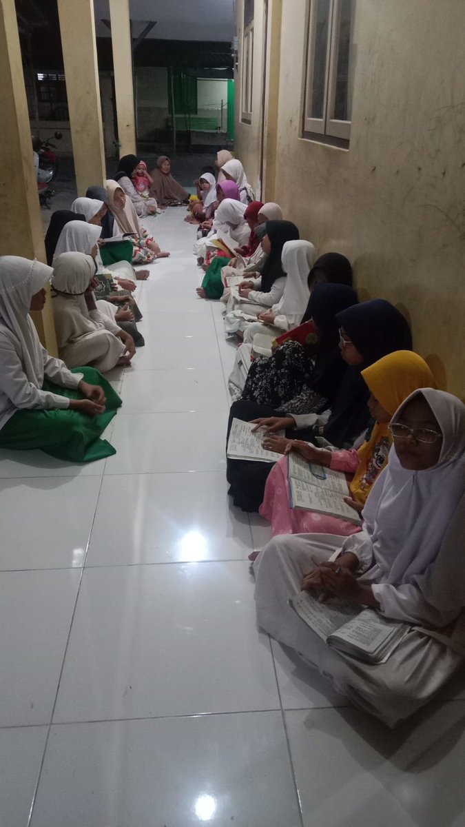 barkahsung's tweet photo. Khataman kelas 3 https://t.co/TonXFTtdvF