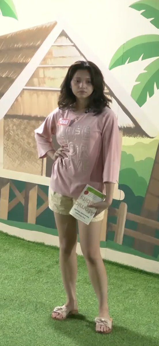 TeamGehlee's tweet photo. our Princess Gehlee posture after getting warned by kuya 😭 don’t be so stressed baby girl #TeamGehlee

#Gehlee | Gehlee Dangca https://t.co/k3Se3Kk2m5