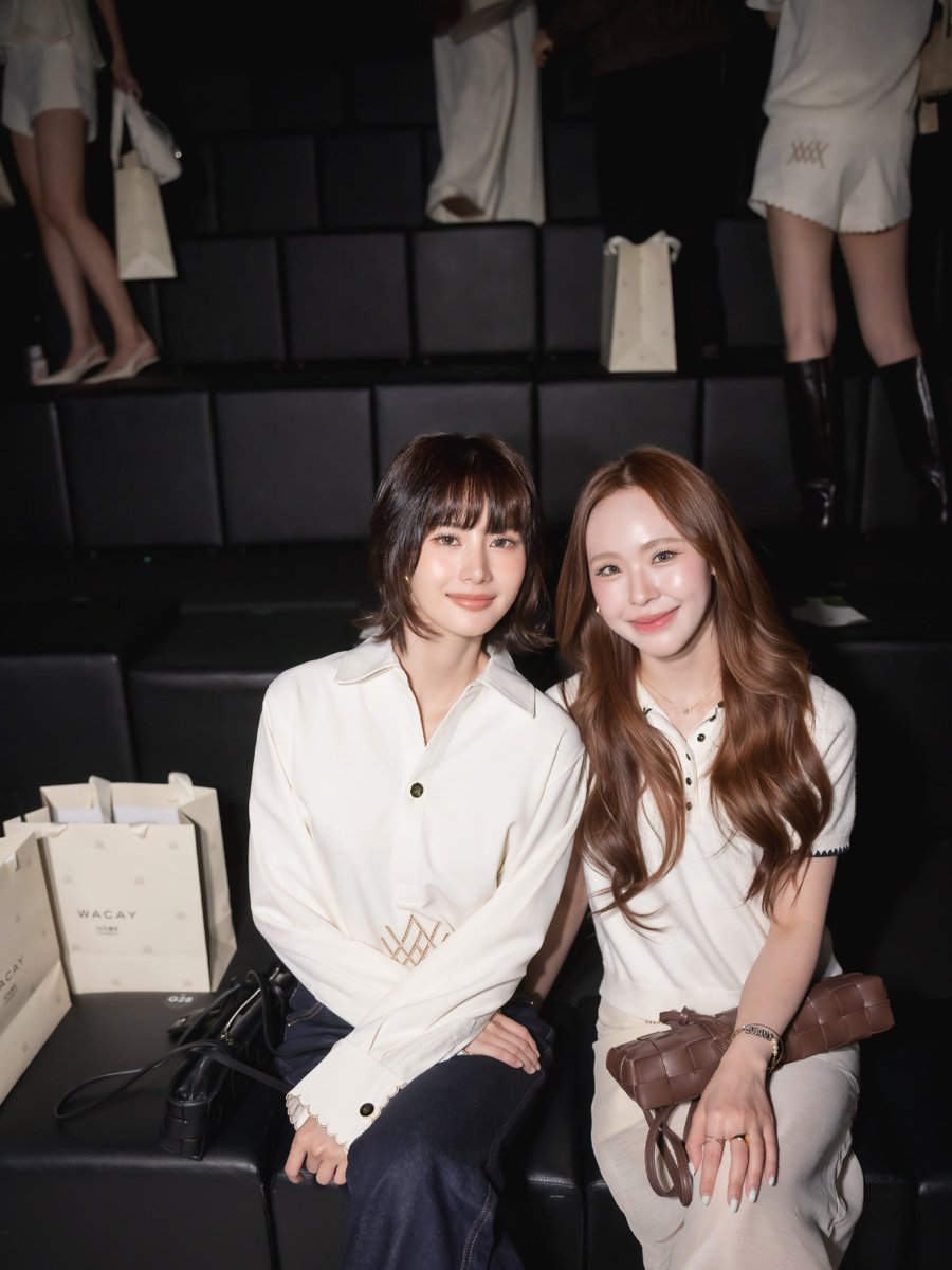 cloudykissess's tweet photo. cie menjadi bestie 😗

#EFW26ICONSIAM
#Junewanwimol #Gracebudsarin https://t.co/vVg6JcIwKm