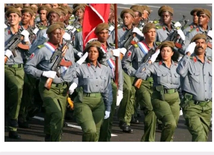 TaniaMCruzHdez's tweet photo. ☀️🇨🇺 ​A 67 años de la creación de las Milicias Nacionales Revolucionarias (26 de octubre de 1959), recordamos aquella imponente multitud ante la cual se alzó la convicción más firme: la defensa de la Patria es tarea sagrada de todo un pueblo.

​#CubaEstáFirme
#CubaVencerá https://t.co/Kx5sqi9CNk
