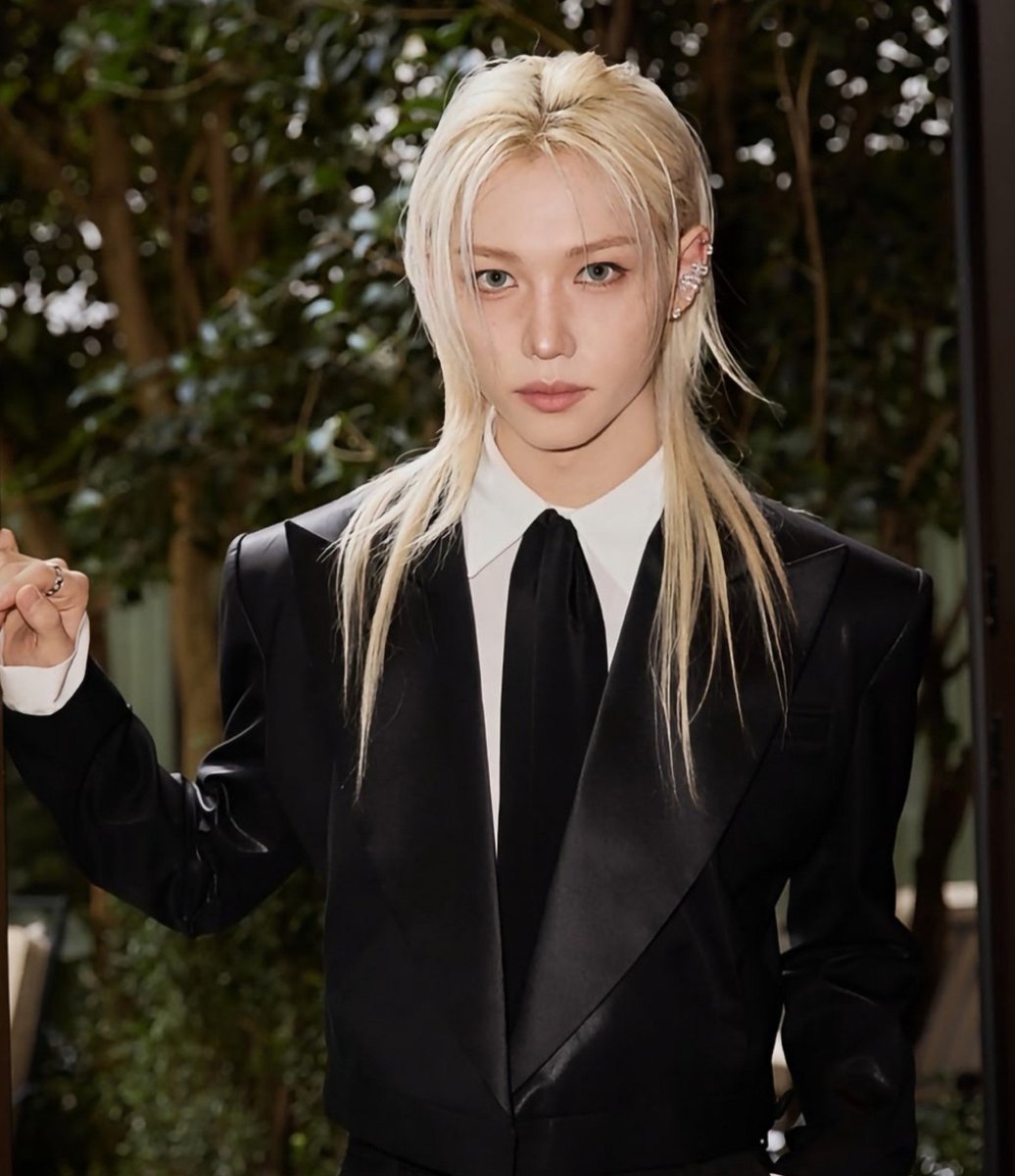 tasycrave's tweet photo. Felix reveals to have dyed and cut his hair 🫧 https://t.co/vWe7puSYIJ