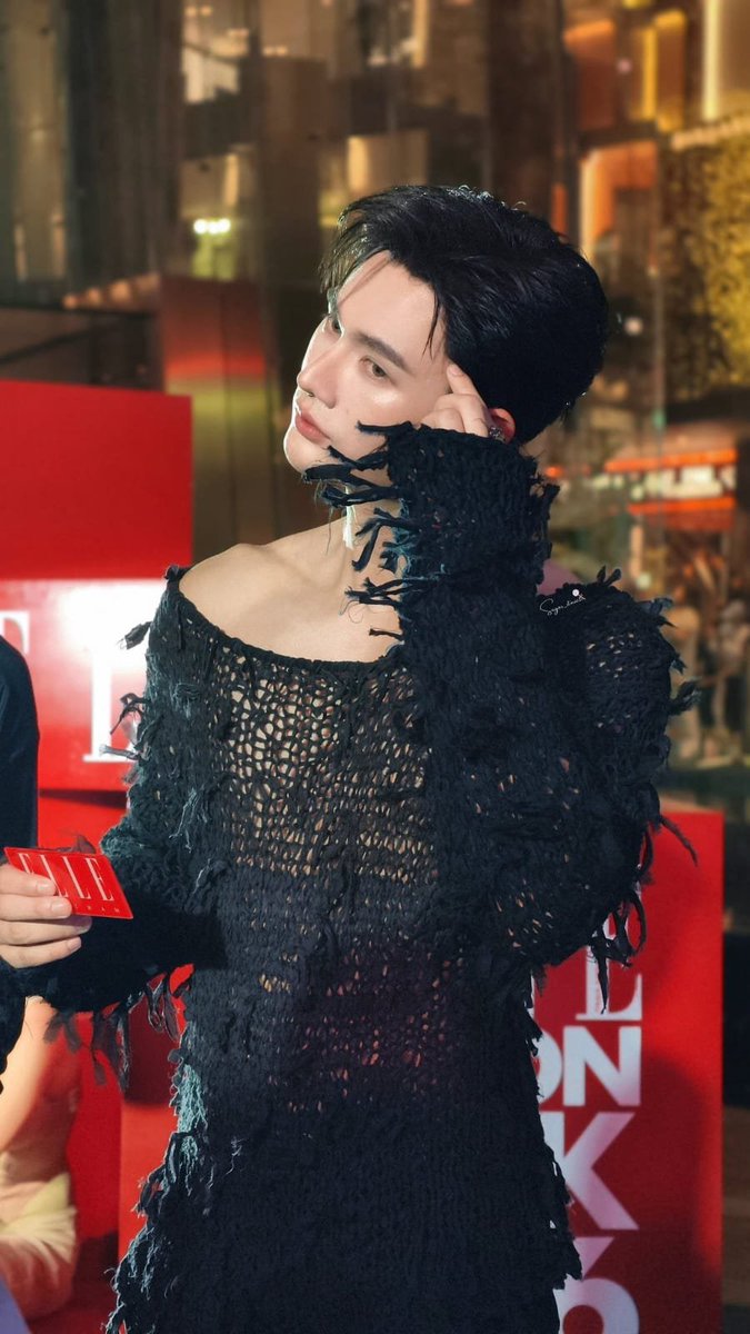 Ziipewpew's tweet photo. BEBERAPA HARI INI GUE BERSABAR DAN MENAHAN DIRI UNTUK TIDAK MEMBUAT POSTINGAN! TAPI INI APA PAVEL PHOOM? MAU BUAT GUE PINGSAN KAH???? HELOO??? BISA GAK KECANTIKAN NYA JANGAN MENGUAR-NGUAR INI? KAMU PIKIR AKU KUAT??? TIDAKKKK

#pavelphoom https://t.co/wTMR4yQ8b1