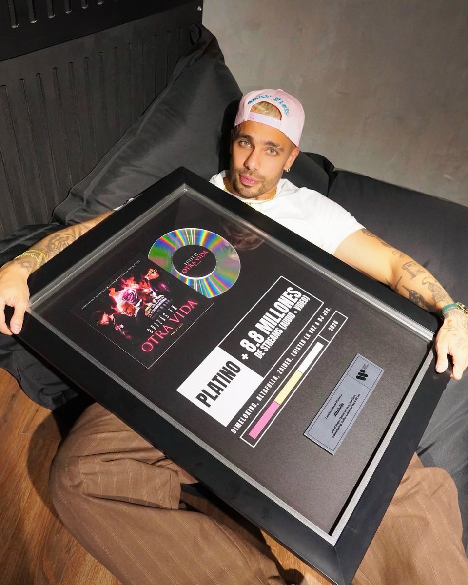 ShynthiaP's tweet photo. ¡Qué gran logro, Andrés! 🥈✨ Un éxito más que demuestra tu talento y todo el esfuerzo detrás de cada canción. ¡Merecido al 100%! Que vengan muchos más éxitos, seguimos apoyándote siempre. 🚀💪 @altafullaa #atafulla https://t.co/YeYO5triXN