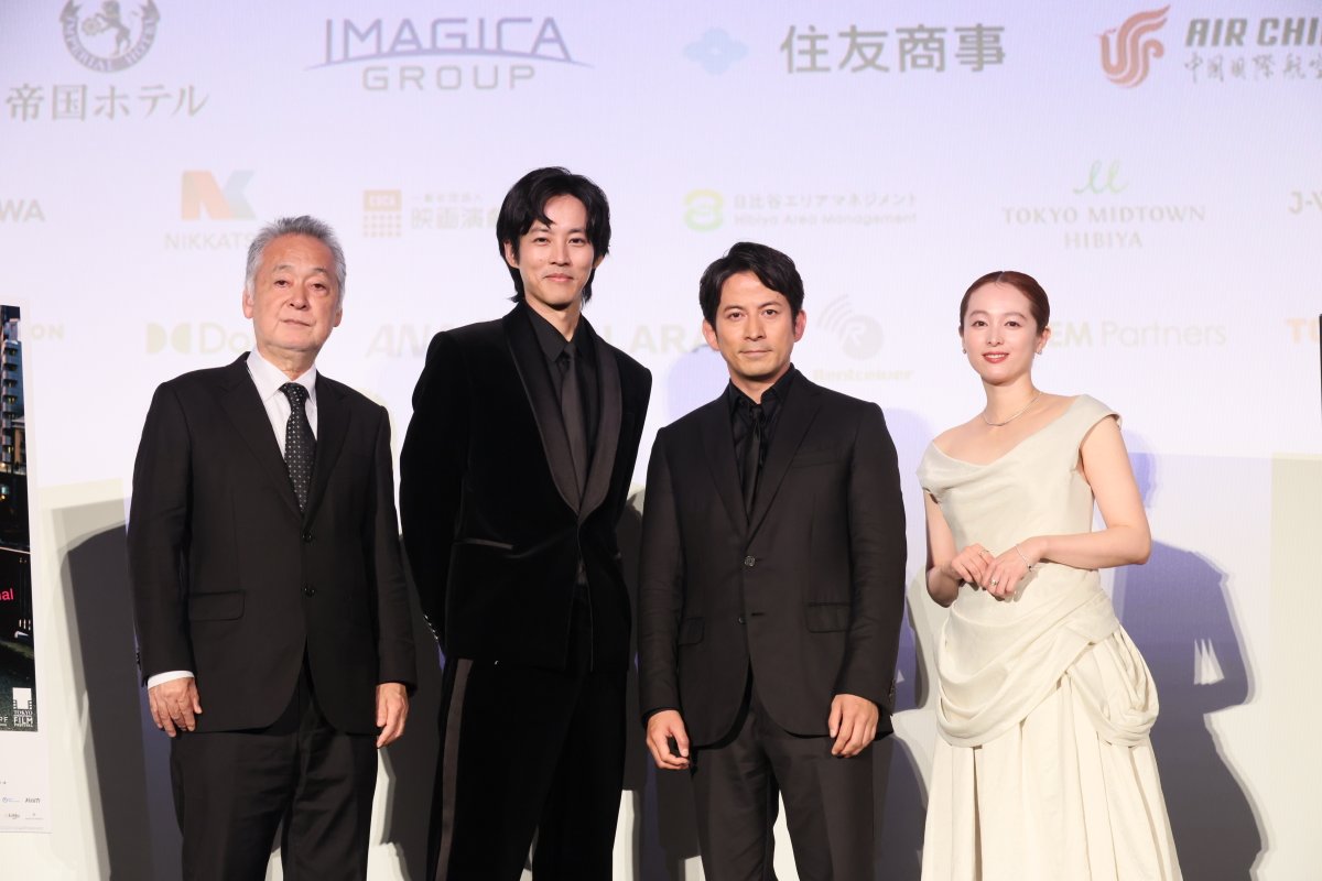 oricon's tweet photo. 🎬️映画『SUKIYAKI 上を向いて歩こう』

岡田准一、ピアノ教師の母のため
中村八大さん役に挑戦「母に観てもらいたい」

3ヶ月以上に及ぶ練習の裏話も🎹
https://t.co/TxyVGzc7xe

#東京国際映画祭 https://t.co/2AY168f9Q8