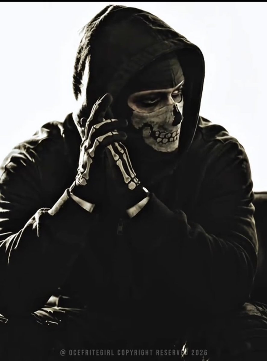 LtSimonGhos's tweet photo. Behind the mask is a man of great taste 💀🇬🇧 https://t.co/6Qn9RZbLoo