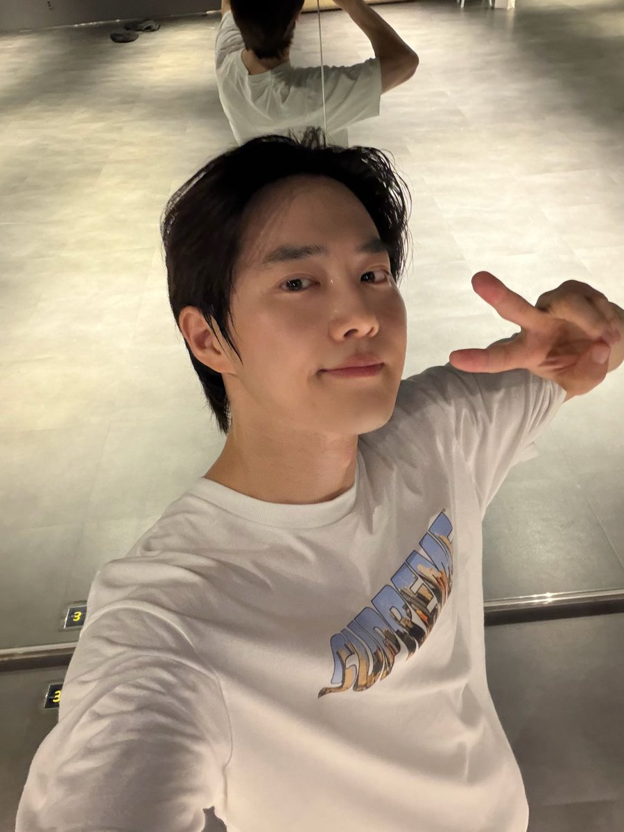 JunJuncotton's tweet photo. A buzz cut because he’s starting the drama shooting ☝🏻🙂‍↕️🙂‍↕️ https://t.co/exdlYY1Onu