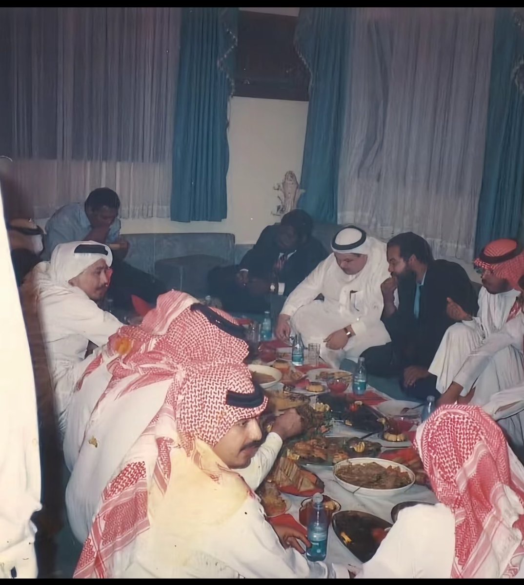 qysalman9's tweet photo. محمد علي أشهر انسان على وجه الأرض عام 1988 في مدينة الرياض بالتحديد في حي السليمانيه https://t.co/l424veBeqZ