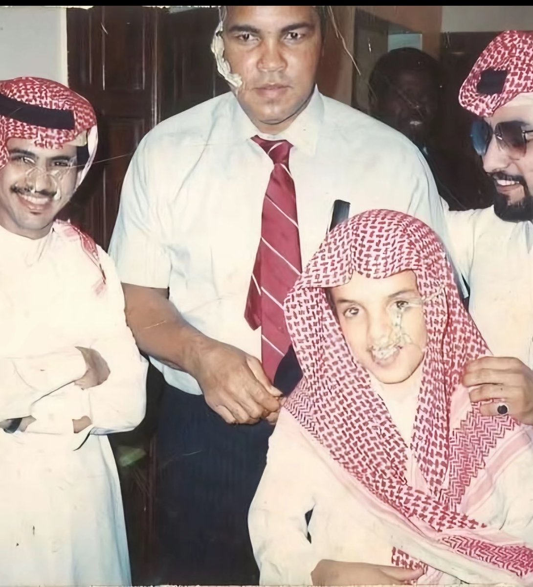 qysalman9's tweet photo. محمد علي أشهر انسان على وجه الأرض عام 1988 في مدينة الرياض بالتحديد في حي السليمانيه https://t.co/l424veBeqZ