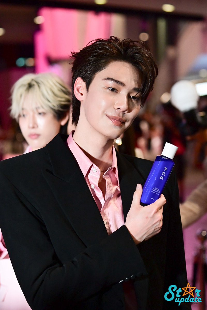 webstarupdate's tweet photo. "ดิว จิรวรรตน์" ร่วมงาน EVEANDBOY THE NEW Underground Siam Square One🩷✨

DEW SEKKISEI AT EVEANDBOY  
#SEKKISEIxDEW
#dew_jsu https://t.co/Mf6hPUc0qC