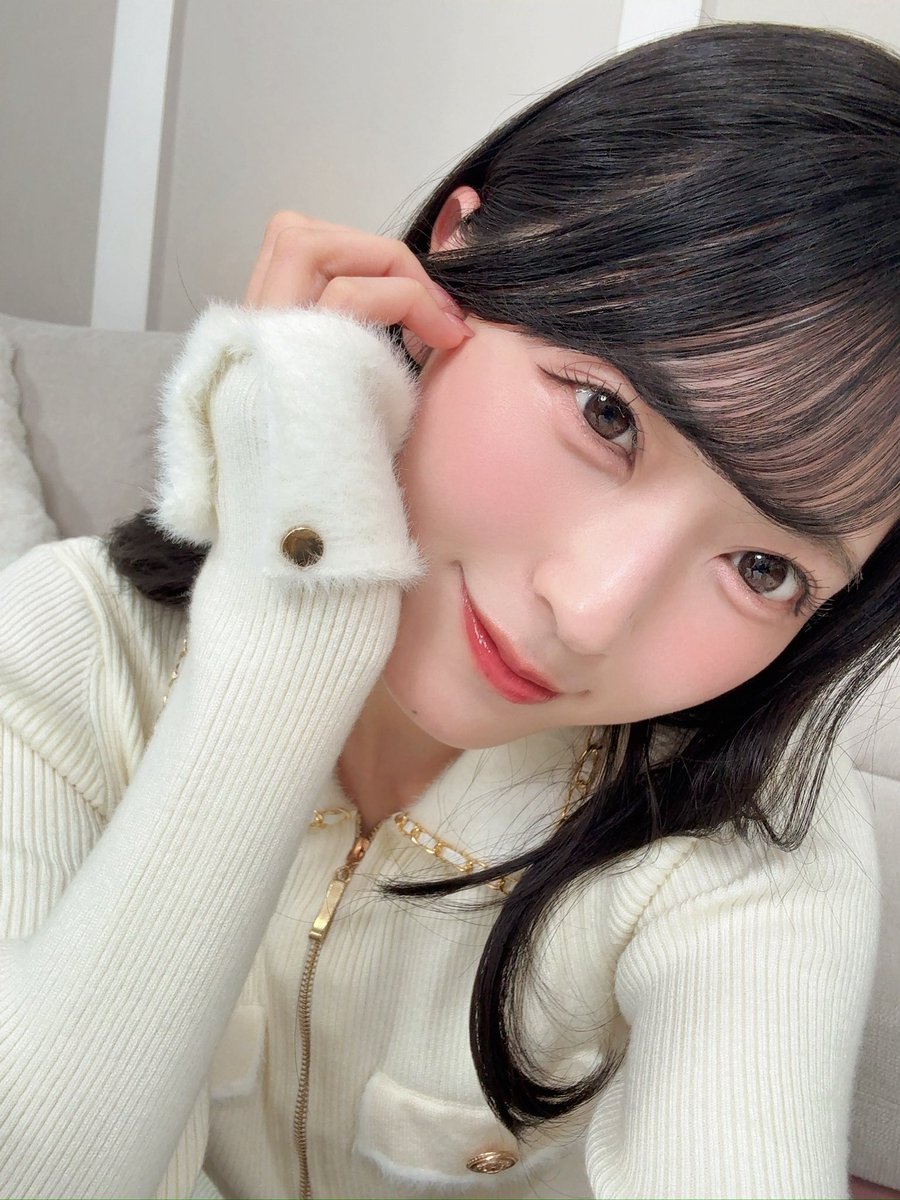 airi_sato0624's tweet photo. ニットの季節きた🧶🤍ྀི https://t.co/FVxCK0QueR