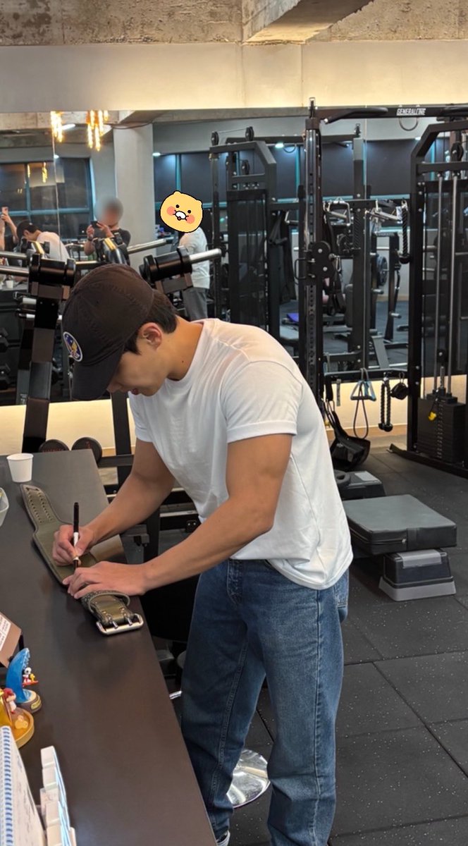 88_0207_'s tweet photo. 워크맨 제주도까지 갔나봄!
촬영 가서도 운동하는 열정 대박이쟈나...🥹 https://t.co/cOyapd0BI3