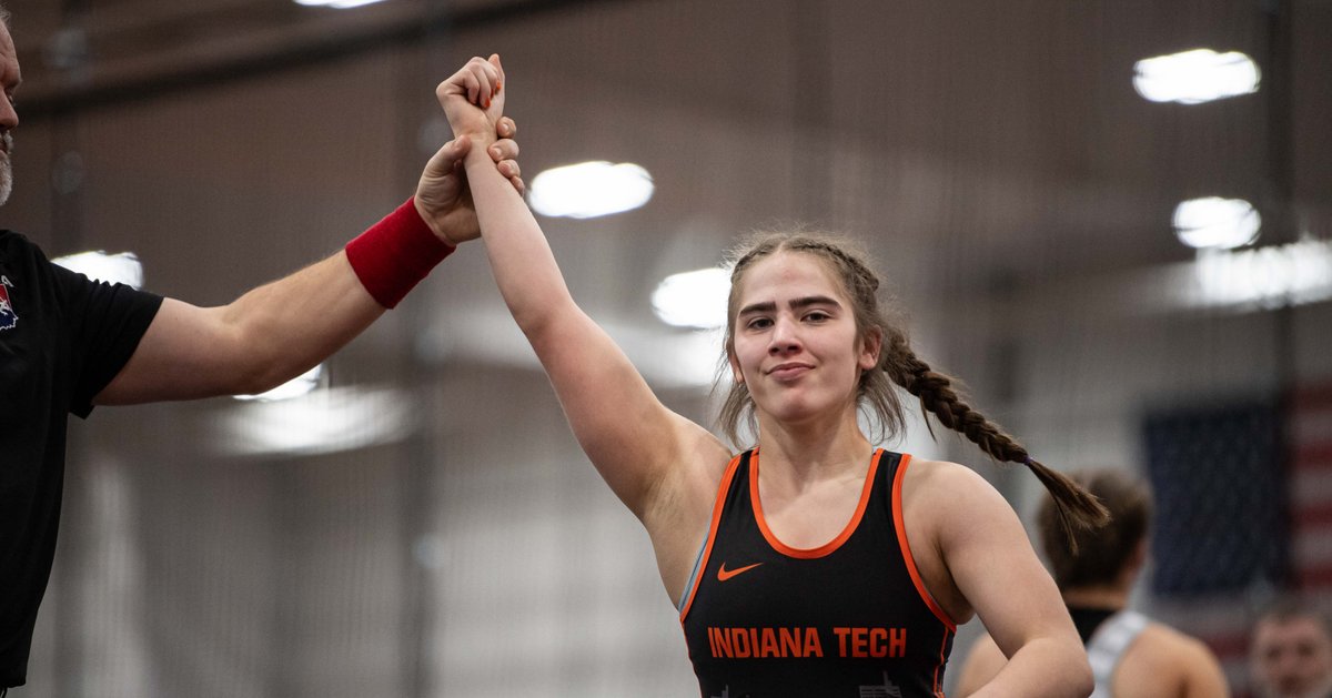 itshermat's tweet photo. Indiana Tech's Rose Kaplan doesn't set goals based on results, even after earning All-America honors as a freshman in 2025 and reaching the NAIA national finals as a sophomore. She and coach Paul Rademacher explain the mindset behind her rise to one of the top pound-for-pound wrestlers in NAIA women's wrestling. https://t.co/l97lOOIRdm
#HerMat #collegewrestling #womenswrestling #womenscollegewrestling #naiawrestling