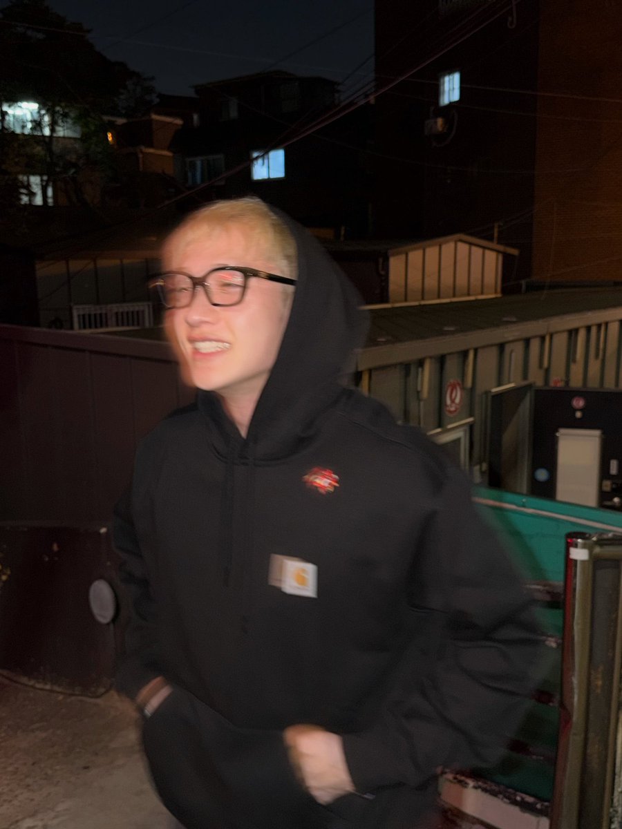spearhyunnie2's tweet photo. chan instagram update: 🤓 https://t.co/CUnN5jYuUF