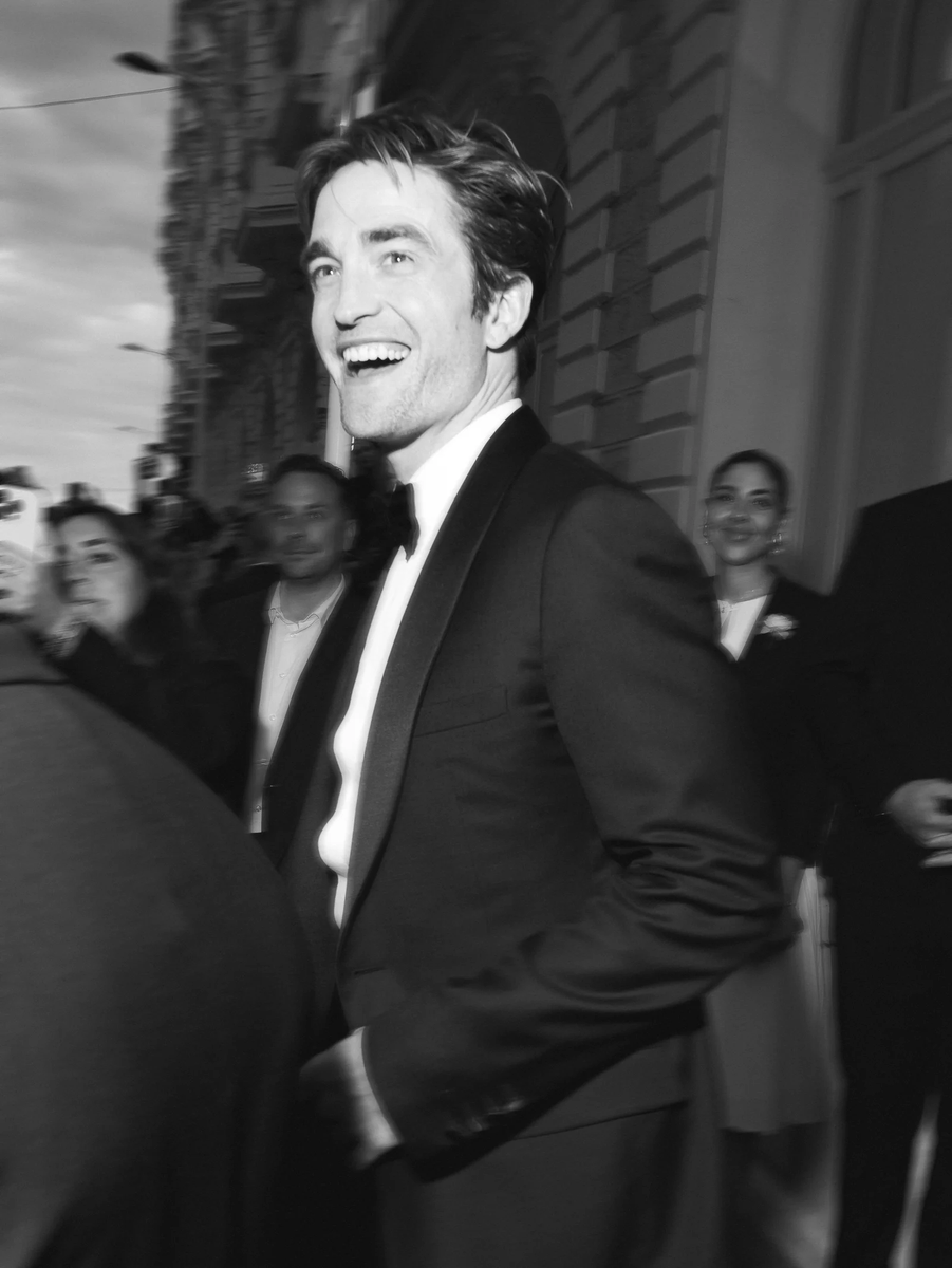 sallyvg's tweet photo. Robert Pattinson at Cannes 2025 - 📸Jeremy Jakubowicz https://t.co/mpoVNhBKYU