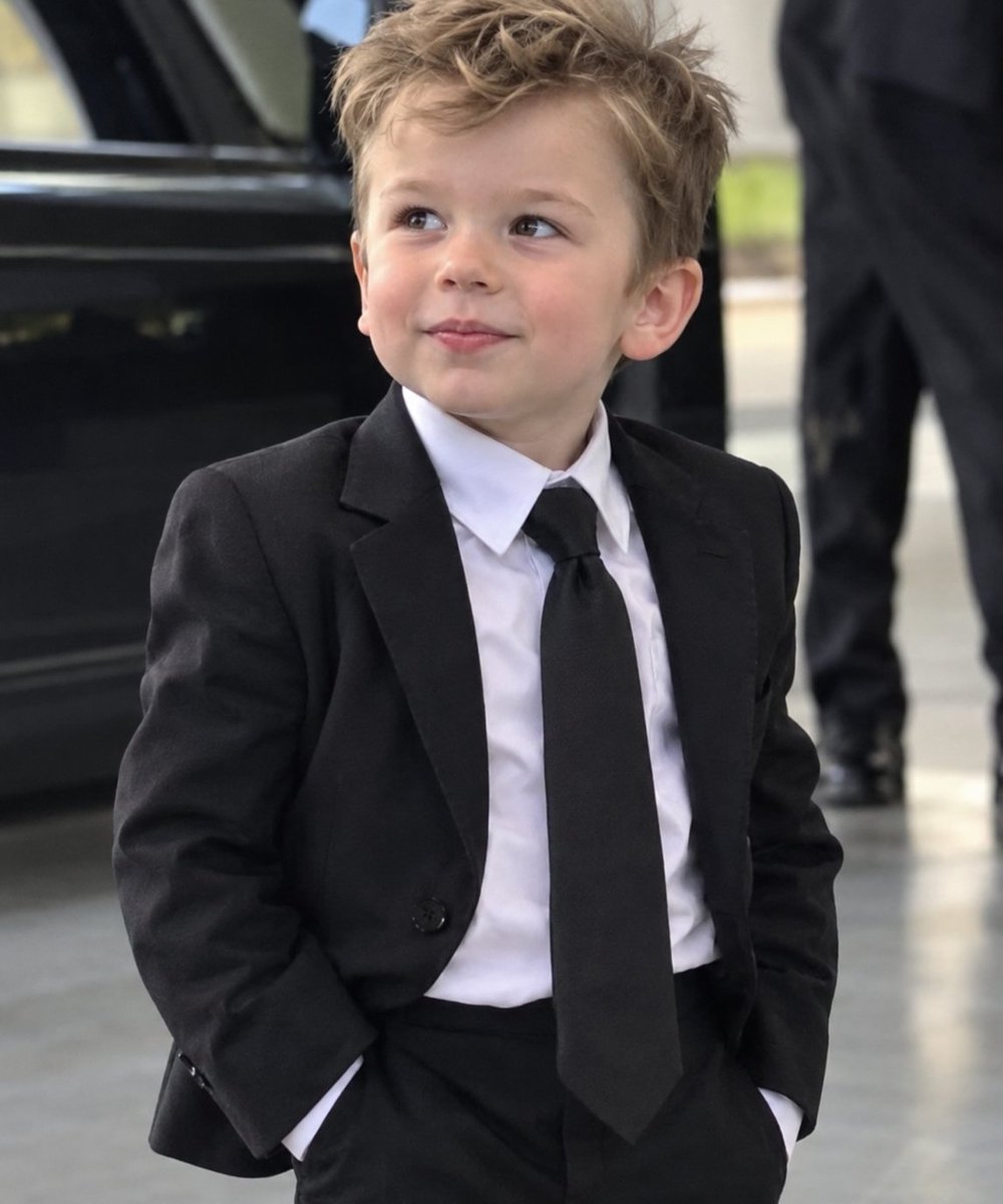 ThePeopleVoiceX's tweet photo. Would you take little X ♥️💕 to Church?

A. YES

B. NO https://t.co/EjqSgqLzYL