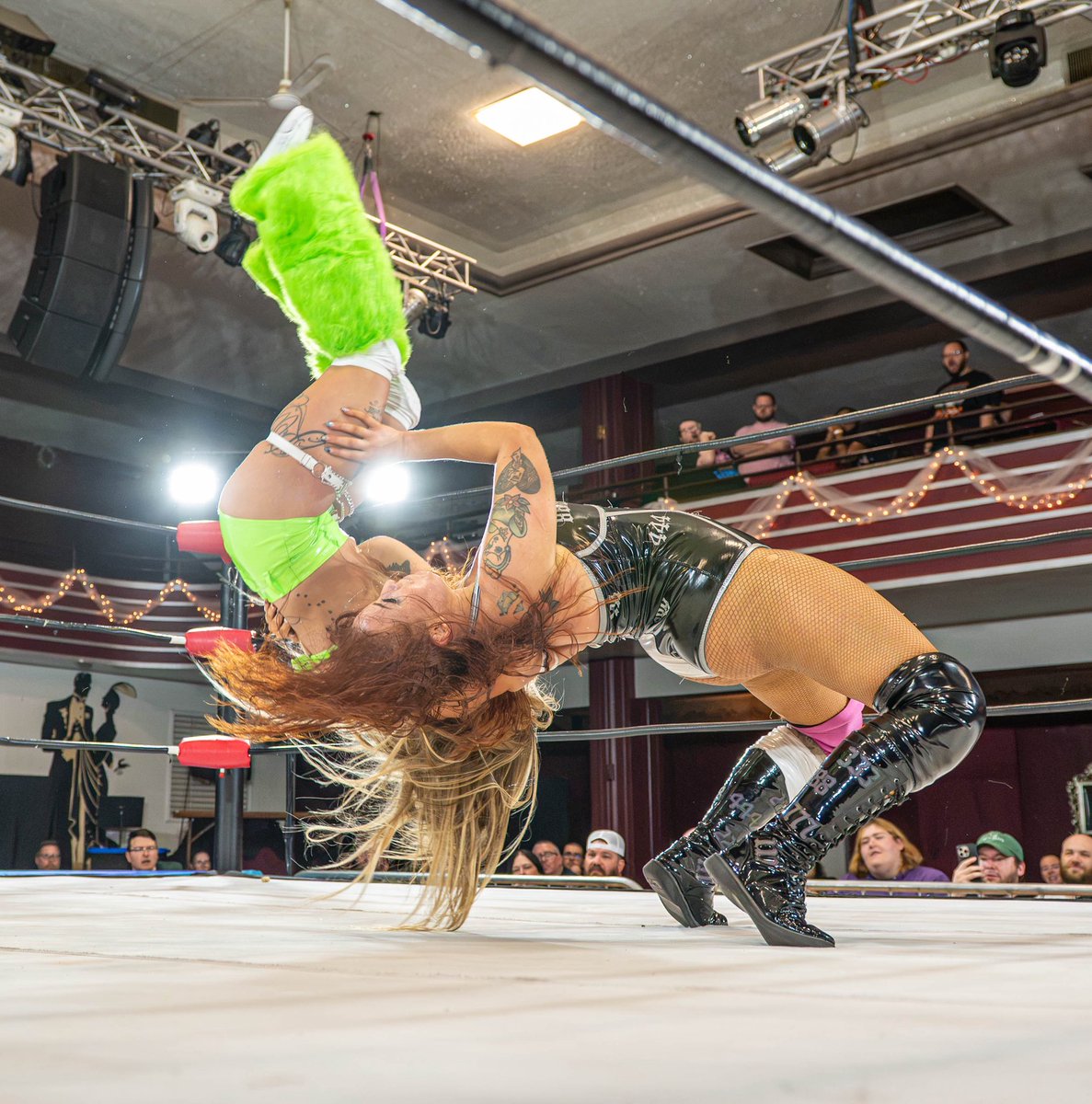 AllieKATCH's tweet photo. Inaugural @WeAreGloryPro Women’s World Crown Tournament winner w a 91 day reign as your Women’s World Crown Champion ❤️

Laughing it took 11:11 on the clock 444 @justmaggielee to hit me w the KO TV Championship and steal a victory 🥹 enjoy ur next defense girl cus I’ll be back!! https://t.co/y7TvoHbOKg