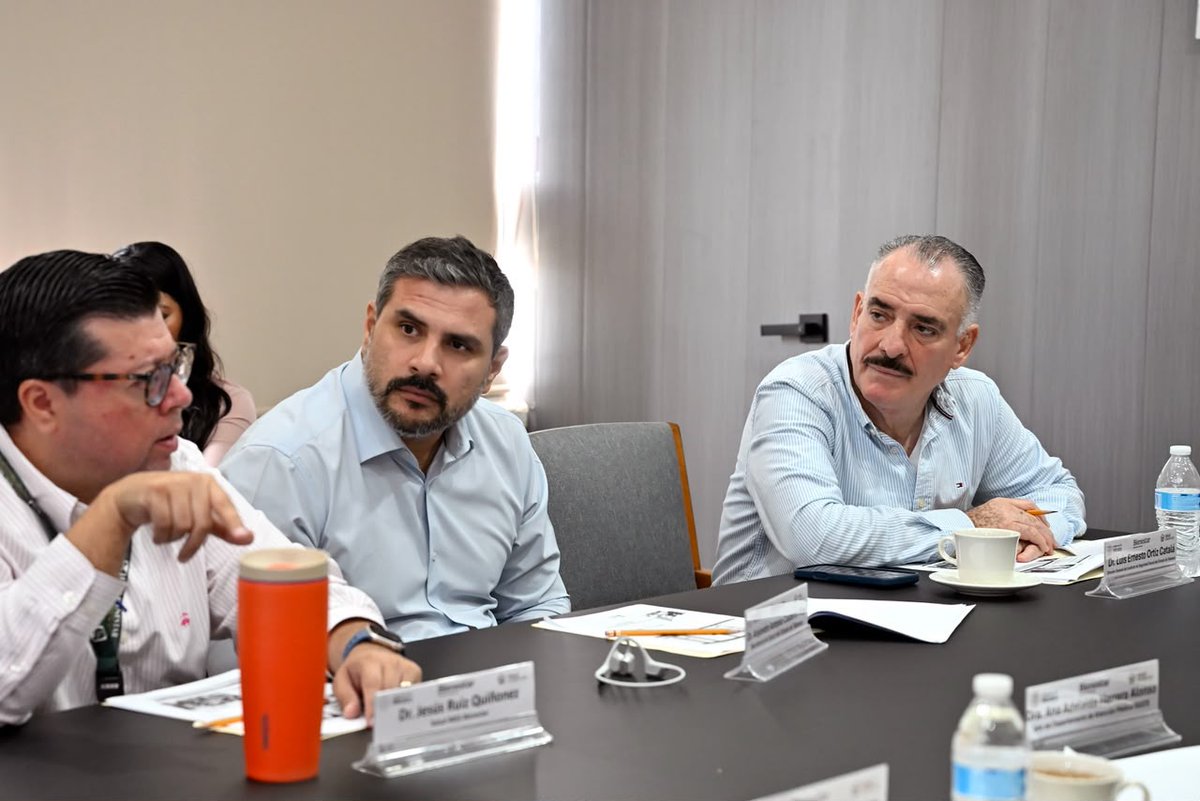 Isset_Tab's tweet photo. 🤝 El director general del ISSET, Luis Ernesto Ortiz Catalá, asistió a una nueva sesión de la Mesa Estatal del Programa Salud Casa por Casa, un espacio de coordinación interinstitucional para dar seguimiento a las acciones y estrategias orientadas a acercar la atención médica. https://t.co/XUswELYsvY