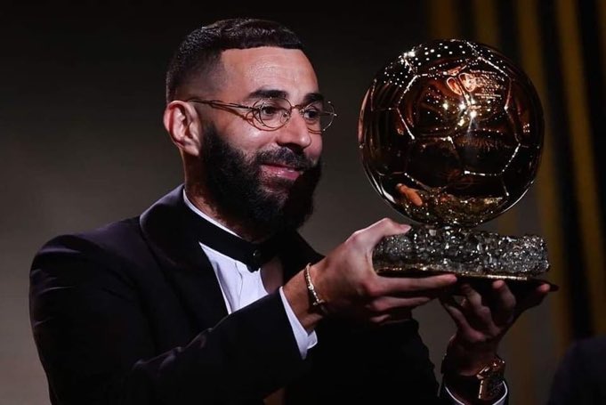 _su6an's tweet photo. اعتقد هذي البالون دور الوحيده بالتاريخ اللي محد كان يقدر يفتح فمه من قوة أحقيه بنزيما فيها https://t.co/PlgYoz3eHn
