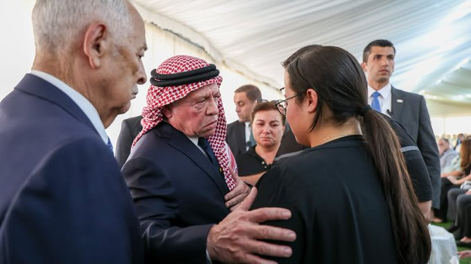nero117765's tweet photo. جلالة الملك عبدالله الثاني يزور قرية حمود في الكرك لتقديم واجب العزاء بشهداء الهجوم الإرهابي. His Majesty King Abdullah II visits the village of Hmoud in Karak to offer condolences to the families of the martyrs of the terrorist attack #Jordan #KingAbdullahII https://t.co/pueDbc0kDJ