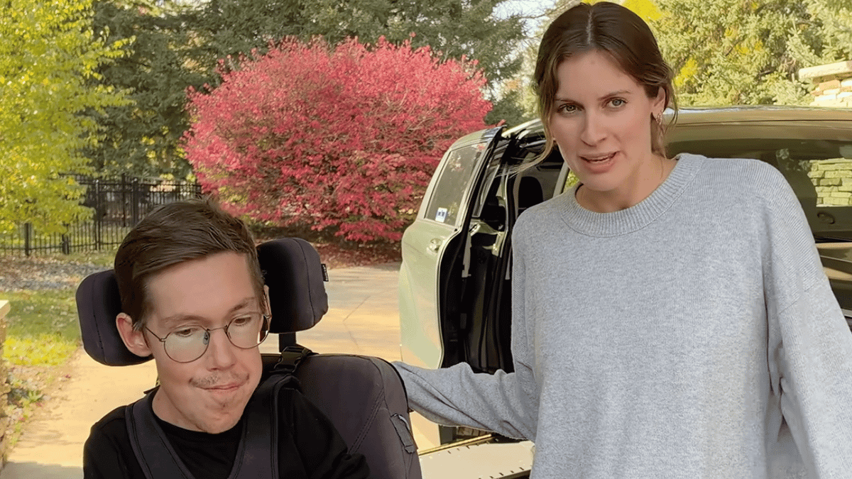 UNILAD's tweet photo. Interabled couple Shane and Hannah Burcaw share baby update as due date approaches https://t.co/Hm7oOSpimn https://t.co/IQklqaZhXJ