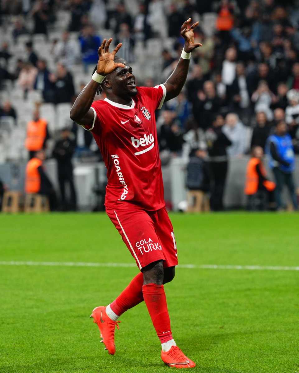 Besiktas's tweet photo. Sinyor Olaitan. 🦅 https://t.co/FnGAlgBYH5