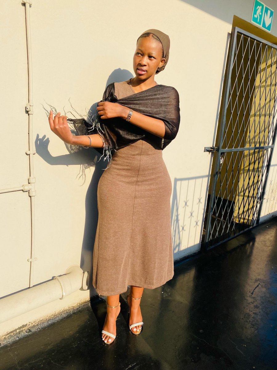 r3dflagz_'s tweet photo. that waistline tho😍😋😋 https://t.co/3mY7L65DiA