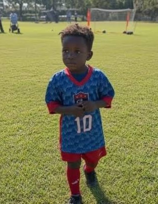 Complex's tweet photo. A three-year-old soccer player named Nevada went viral after police were reportedly called during an i9 Sports game in Winter Park, Florida, following complaints about his dominance on the field. His family says opposing parents complained that he was holding onto the ball too much while playing against children around five years old, and that police escorted them away after the league issued a trespass notice

In a statement, i9 Sports said it takes the concerns seriously and is working to understand the circumstances, adding that it would not speculate or share unverified information.

📷 IG