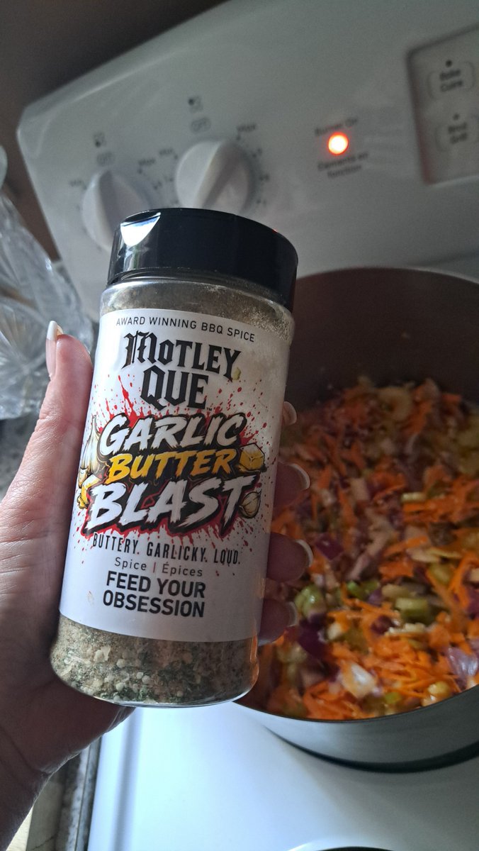 InkedDeviant's tweet photo. My Creamy Loaded Baked Potato Soup Today...Fresh Produce Just Makes Me Smile...

Using MotleyQue's Garlic Butter Blast Seasoning  'Cause Oh Hell Yeah! 

#LilChef #fallsoupseason #loadedbakedpotato https://t.co/9L2snNgDow
