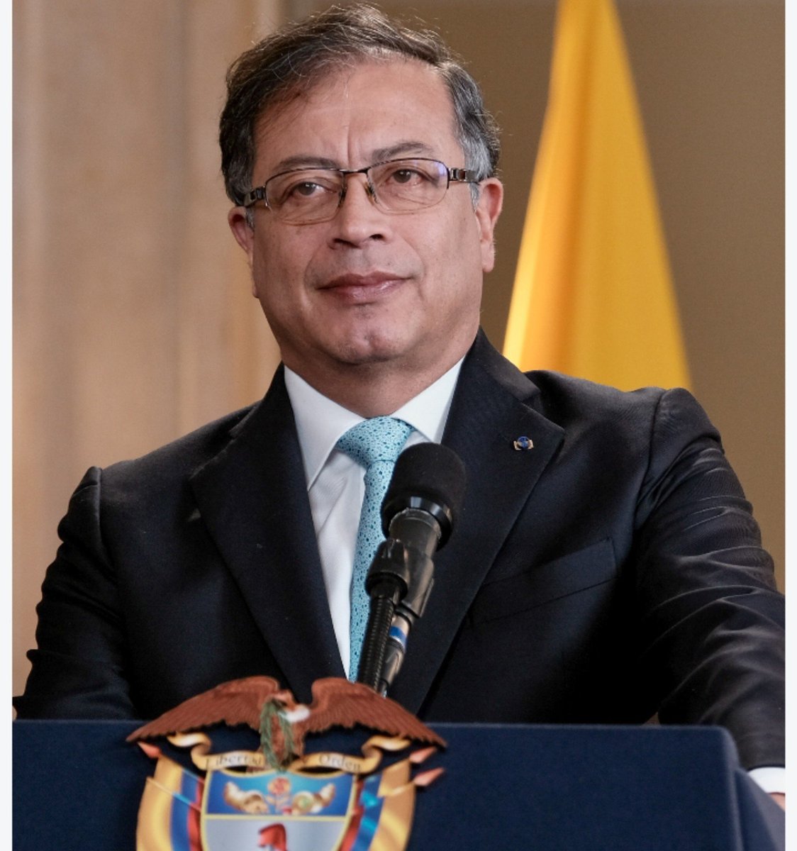 ElPensador75's tweet photo. De Gustavo Petro se dice muchas cosas: Que es corrupto, borracho, drogadicto, travesti, mujeriego, infiel, abusador de menores, en fin. Lo bueno es que yo NO creo ninguna, para mí Petro es un ser honorable y fue el mejor presidente que ha tenido Colombia y para usted? https://t.co/aIQewJ0VR9