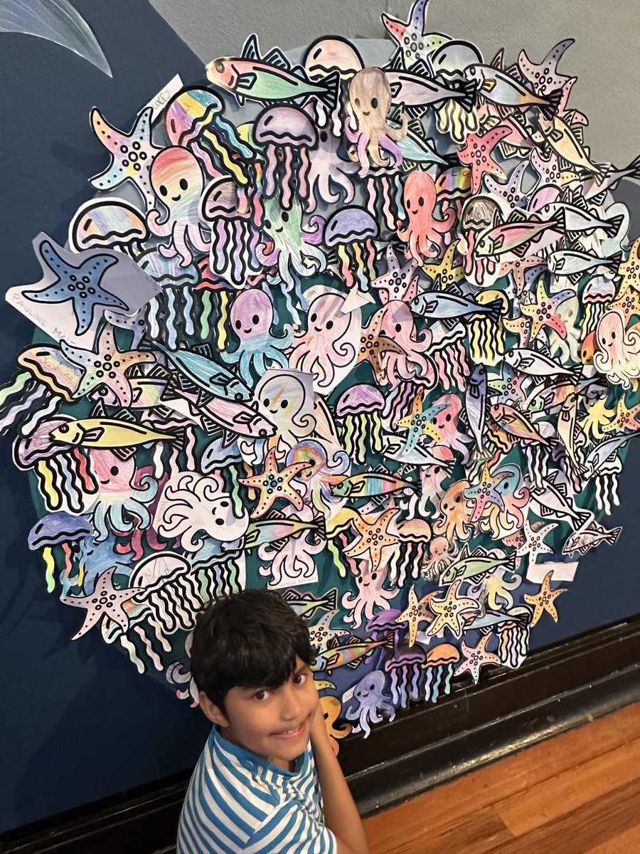hungryfortoys's tweet photo. I explored the art gallery & museum, which had a fun theme about the sea & coast and lots of activities to try like building a sandcastle via sticky cards,a wooden puzzle,In the art area,coloured a fish and a starfish,stuck them on the wall.
#ThisMorning #library #art #Monday https://t.co/DeYoArthNr