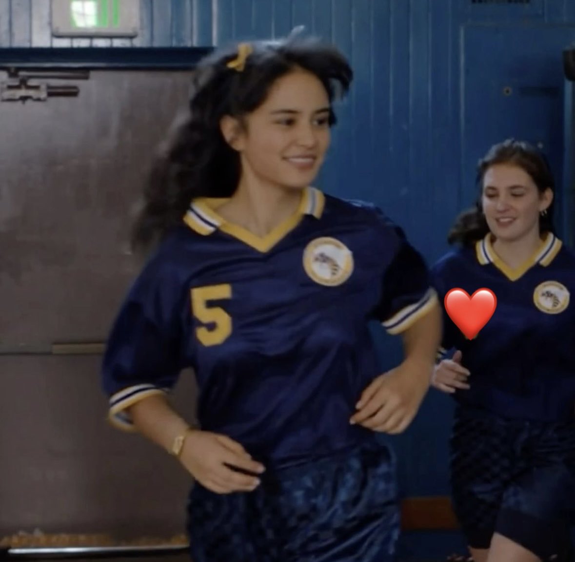 lqvenderhqze's tweet photo. days till yellowjackets season four!!! https://t.co/GCI33hfwIk