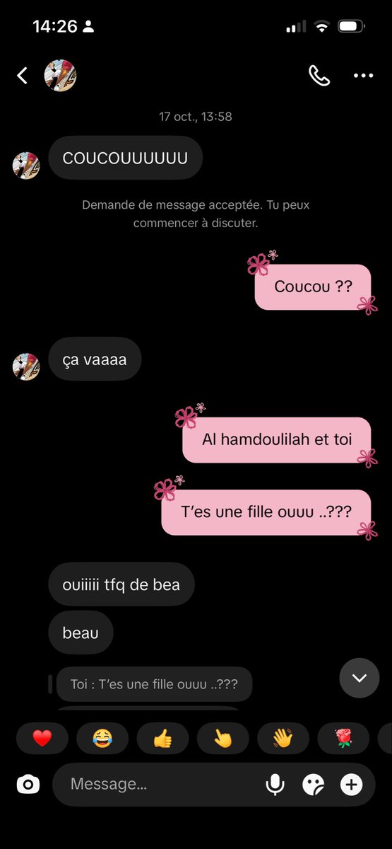ami_raa13's tweet photo. Y’a des compte sur TikTok qui dm les femmes voilées et ils se font passer pour des filles pour essayer de parler de choses intimes sur le ton de l’humour jsuis choquée wallah https://t.co/KdO4v1vzZN