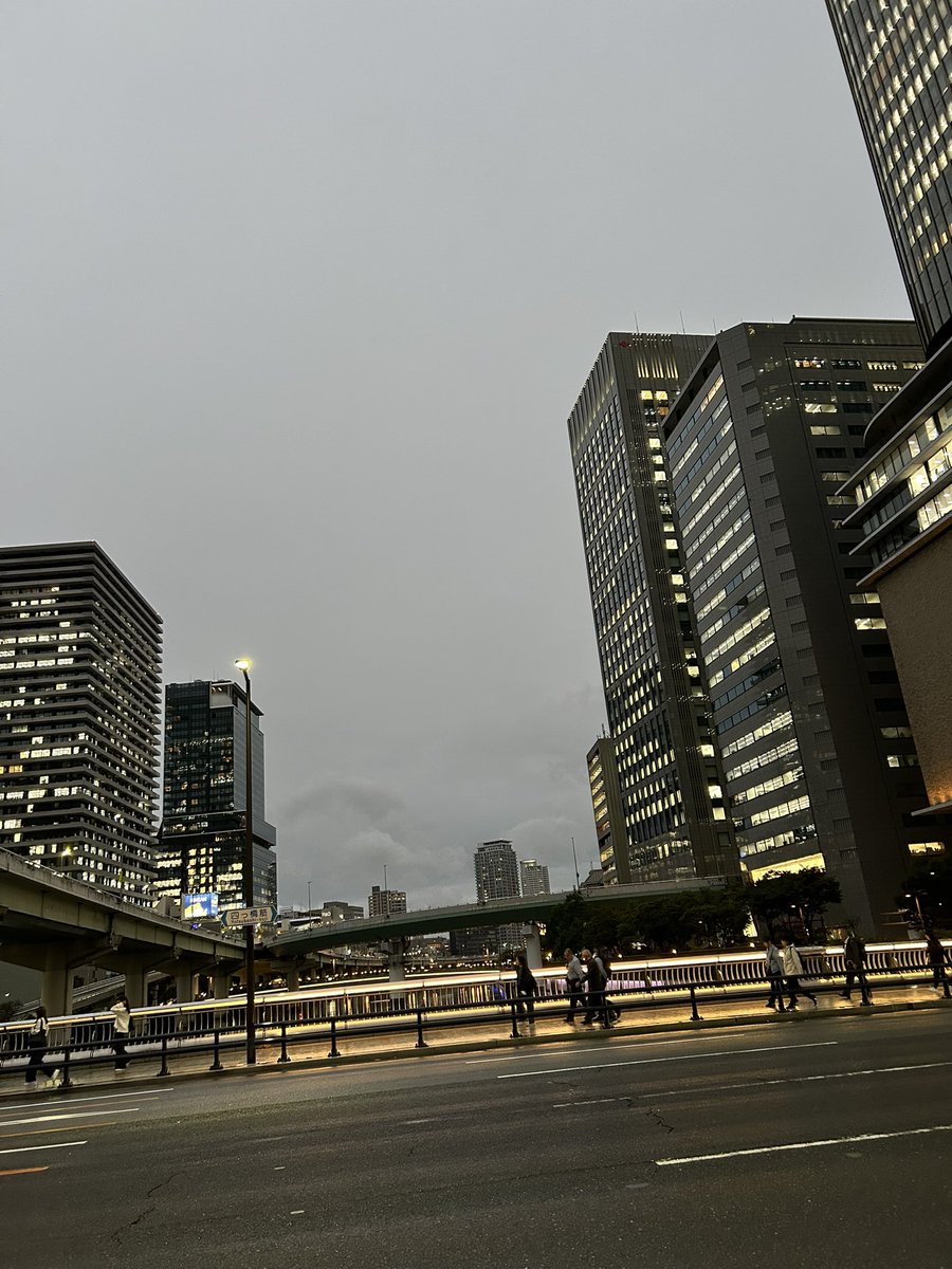 sharpath's tweet photo. 夜に会食してました。台風来るかもという事で日にち変えようかどうしようかと二転三転したけど、予定通りに。平日の夜だからお店も空いてました。お手頃価格だし美味しいし、また来たいです https://t.co/07d13kU4KK
