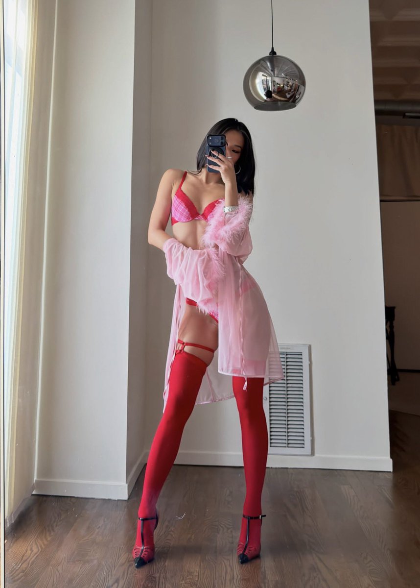 alisonbbxo's tweet photo. would u work harder if u knew this was waiting for u at home? https://t.co/rNcYJN2LjK
