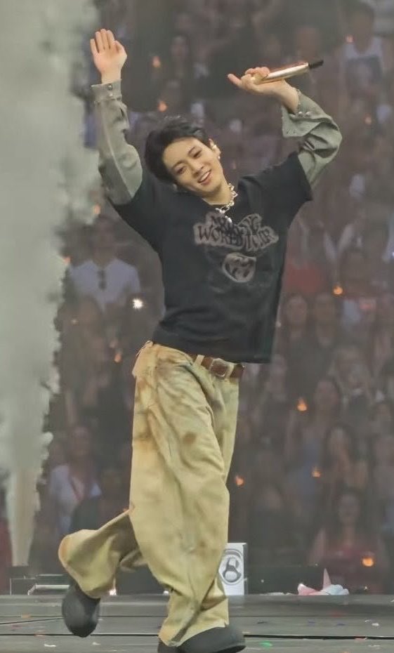 Smol_min_'s tweet photo. hehe                                           not hehe https://t.co/M2PhzqDcja