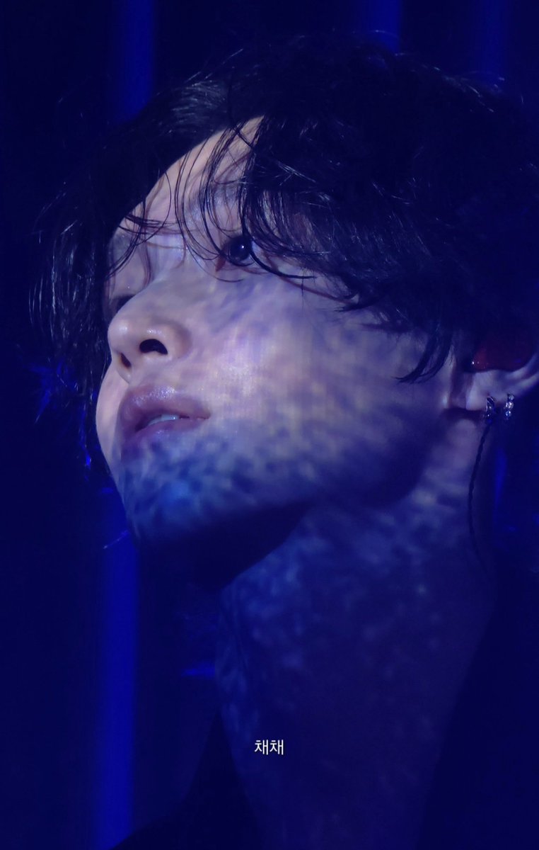 riize_e0's tweet photo. 261026 미니라이브 1회차 #원빈 #WONBIN https://t.co/uZPPUfyx3I