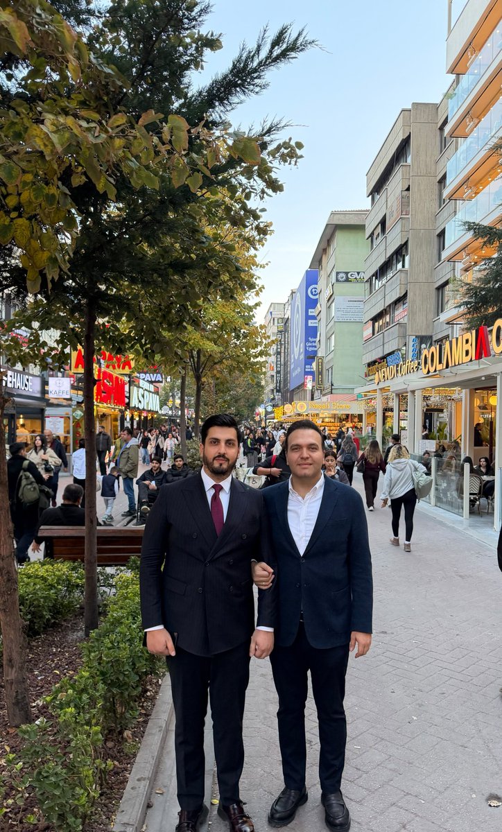 avhalilatasoy's tweet photo. Gençlik Kolları Genel Başkanımız @avyusufibis ile Kızılay Karanfil Sokak’ta güzel bir Ankara hatırası 🙋🏻‍♂️ https://t.co/9kgRIcdXm5