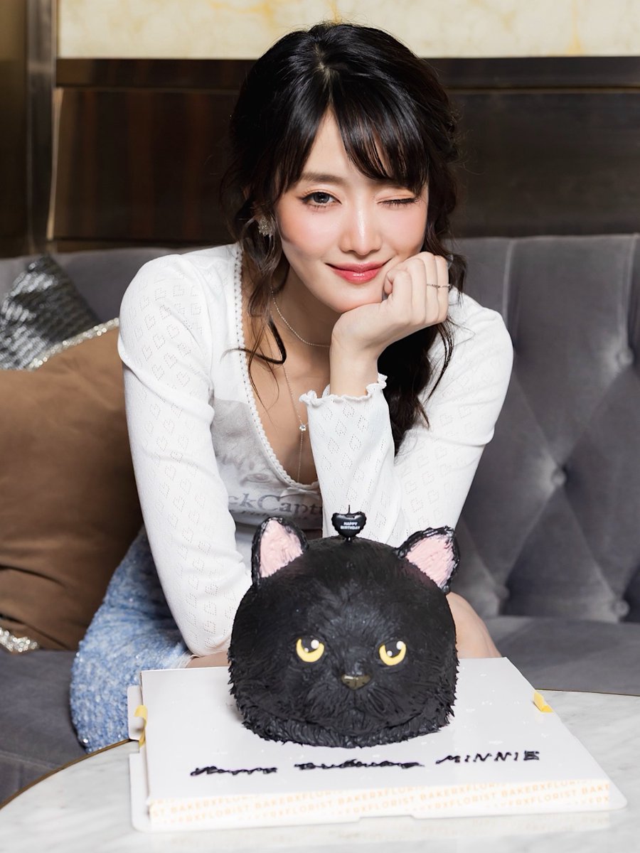 hourlyminniee's tweet photo. 🐱 https://t.co/YrV3tVsiOz