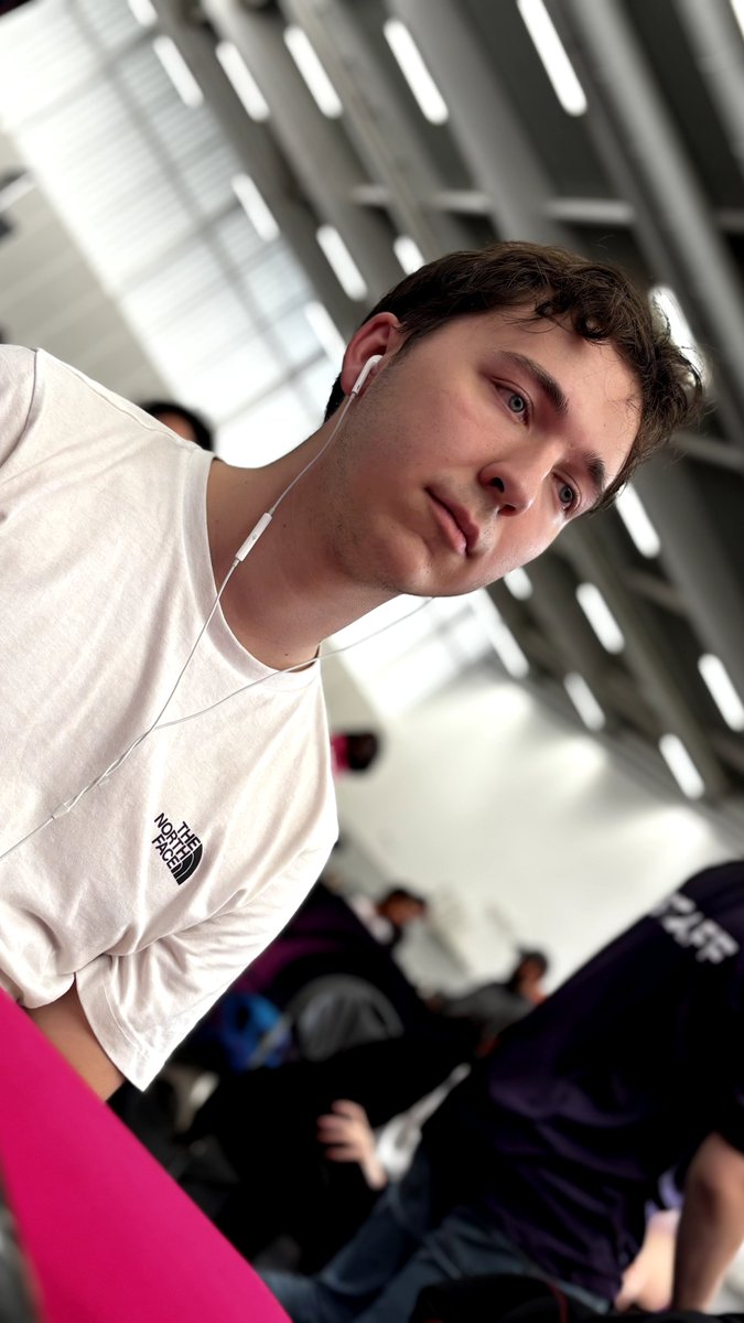 TeamWorldFriend's tweet photo. 🎮 Retour sur le tournoi du Bussy Esport Vibes 2026 🎮

46 joueurs étaient sur la ligne de départ, et voici notre podium :
🥇 Octo - 250€ 💵
🥈 Rayzopp - 150€ 💵
🥉 Daisam - 100€ 💵

Bravo à eux 3, et merci à tous les participants pour votre présence 🙏🏻

Mention spéciale au Yoshi, la vrai star de notre stand 😎

📸 Photos by @FlowxMK